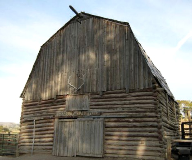 Cabins (Polebridge, Montana, United States)