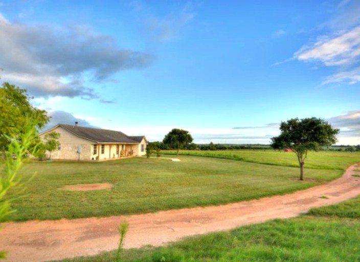 Lonesome Wind Ranch Lonesome Wind “Ranchette”, Vacation Rentals, Floresville, United States of