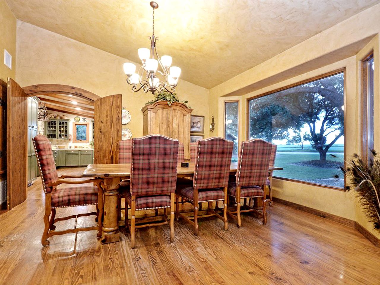 Luxury Vacation Rental with a Private Hot Tub and Pool near San Antonio, Texas