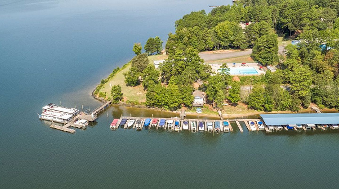 Gorgeous Tiny Cabin Rentals for Couples near Lake Wylie, North Carolina