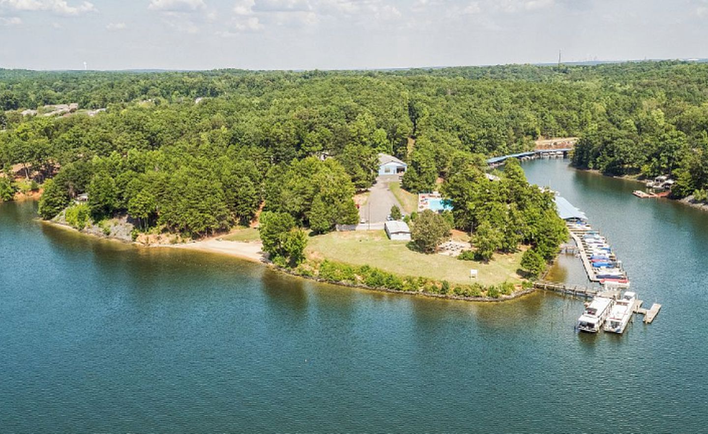 Gorgeous Tiny Cabin Rentals for Couples near Lake Wylie, North Carolina