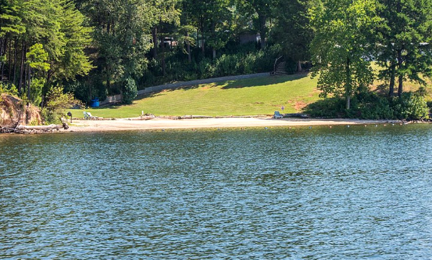 Gorgeous Tiny Cabin Rentals for Couples near Lake Wylie, North Carolina