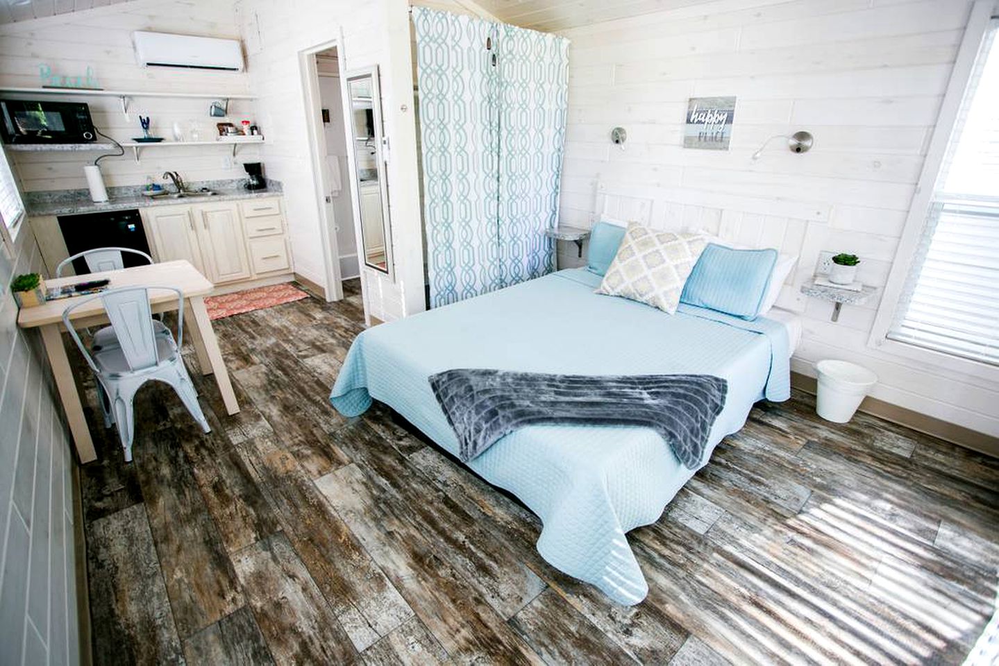 Waterfront Tiny House Getaway, Charlotte, North Carolina