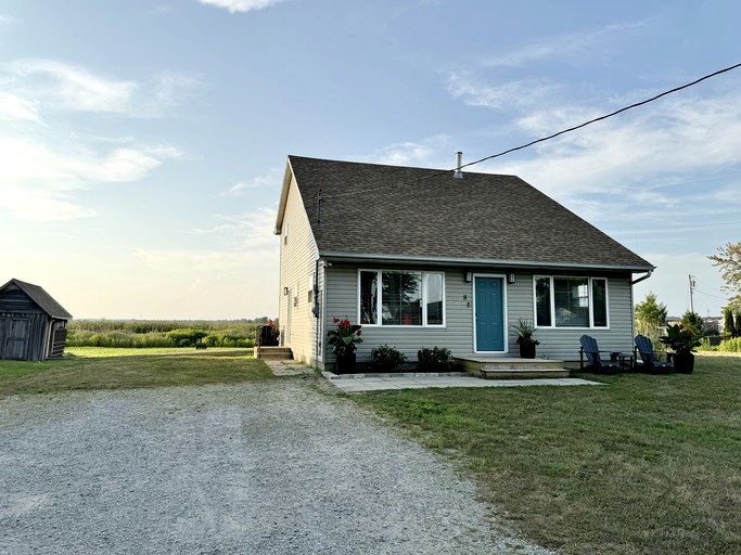 Beautiful Modern Cottage with Amazing Landscape and Sunset in Ontario