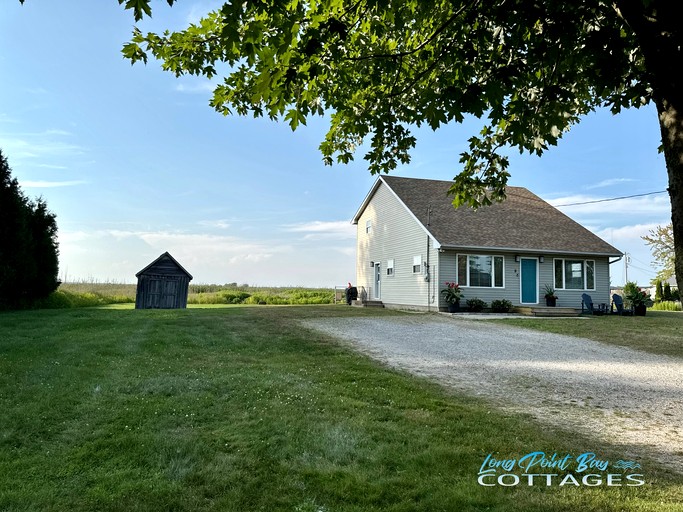 Cottages (Canada, Long Point, Ontario)