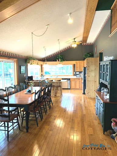 Cottages (Canada, Long Point, Ontario)