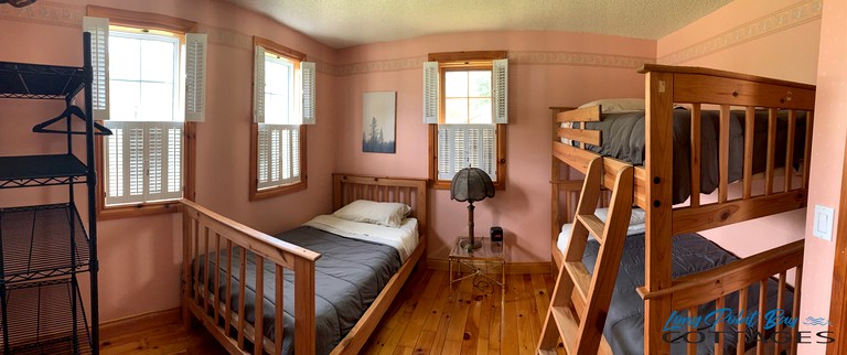 Cottages (Canada, Long Point, Ontario)
