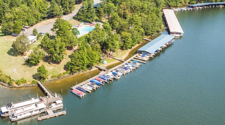 Caravans (Charlotte, North Carolina, United States)