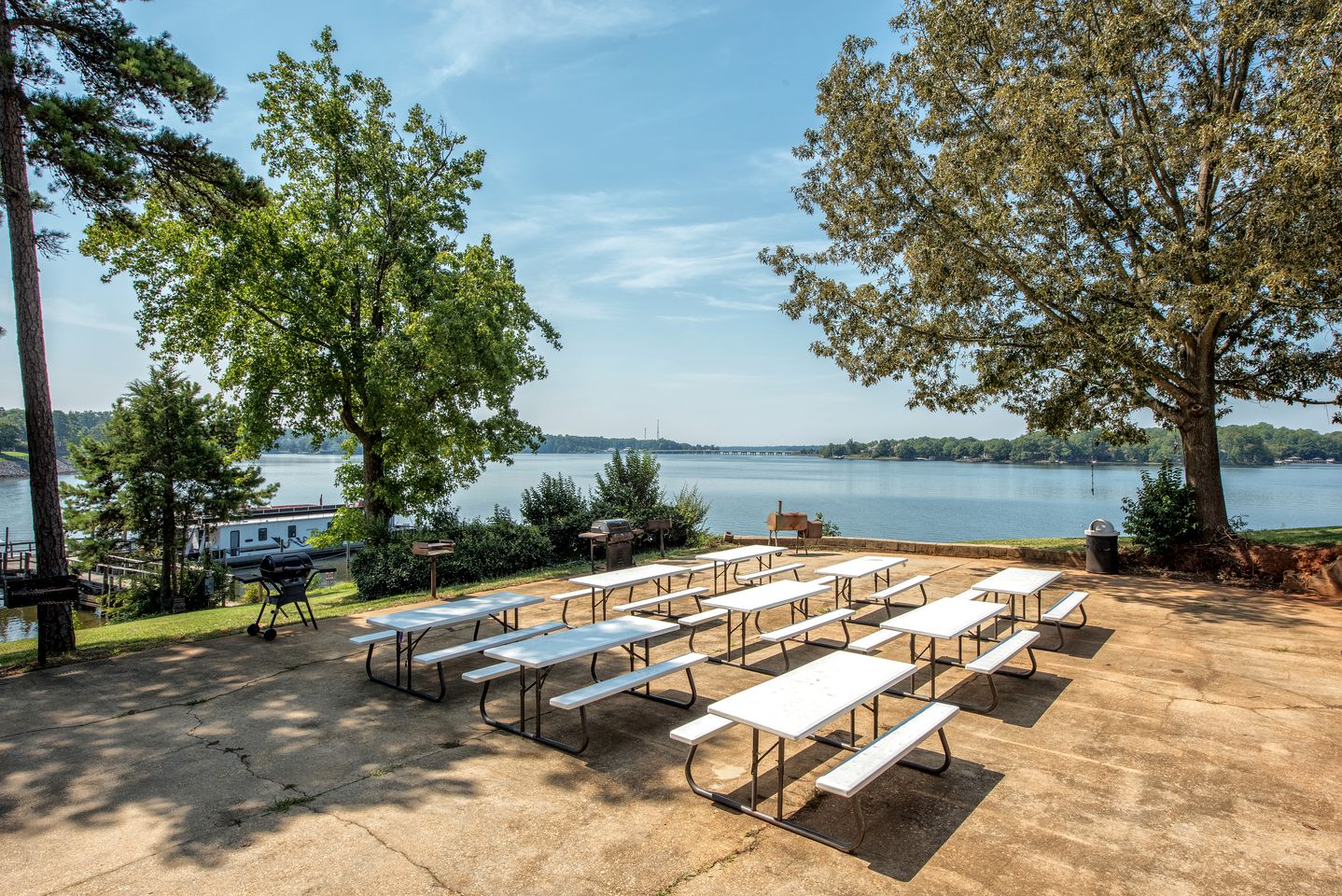 Charming Caravan for Hire with Barbecue near Charlotte, North Carolina