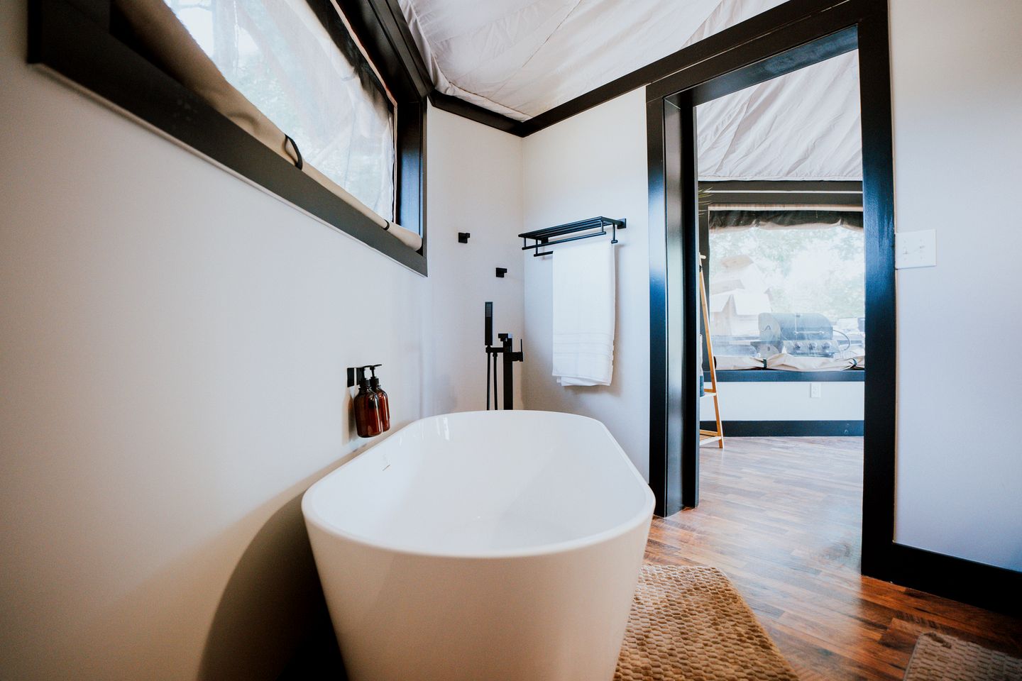 Intimate Safari Tent with Hot Tub and Deck in Cedar Bluff, Alabama