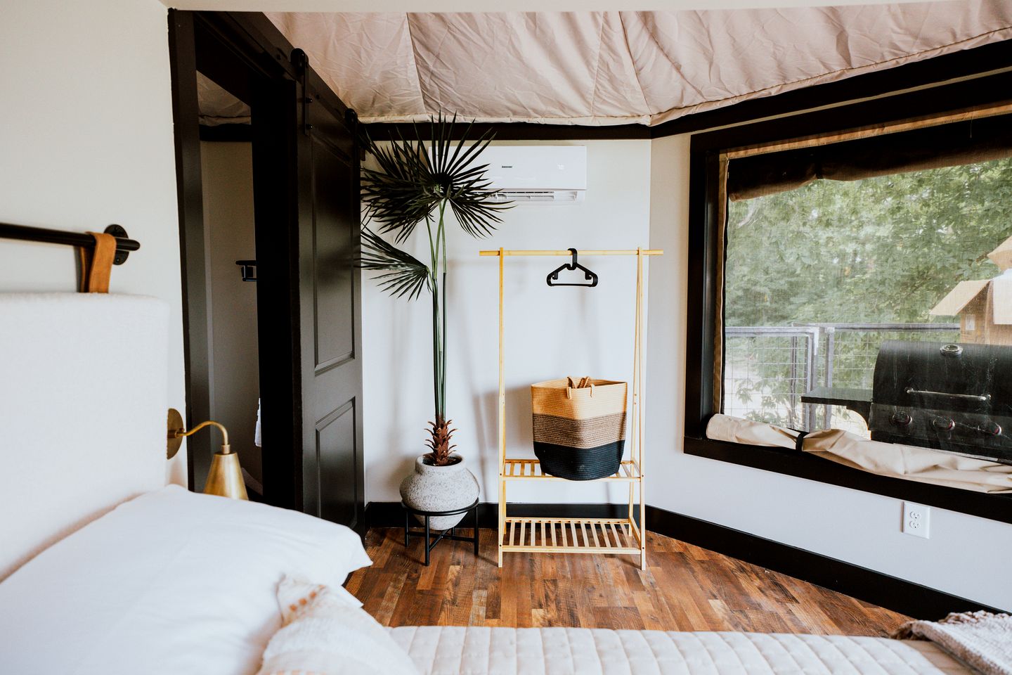 Intimate Safari Tent with Hot Tub and Deck in Cedar Bluff, Alabama