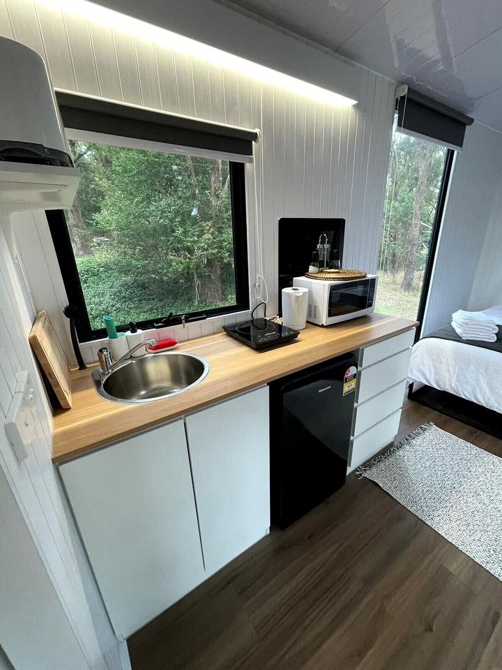 Comfy Tiny House Surrounded by Nature in Victoria