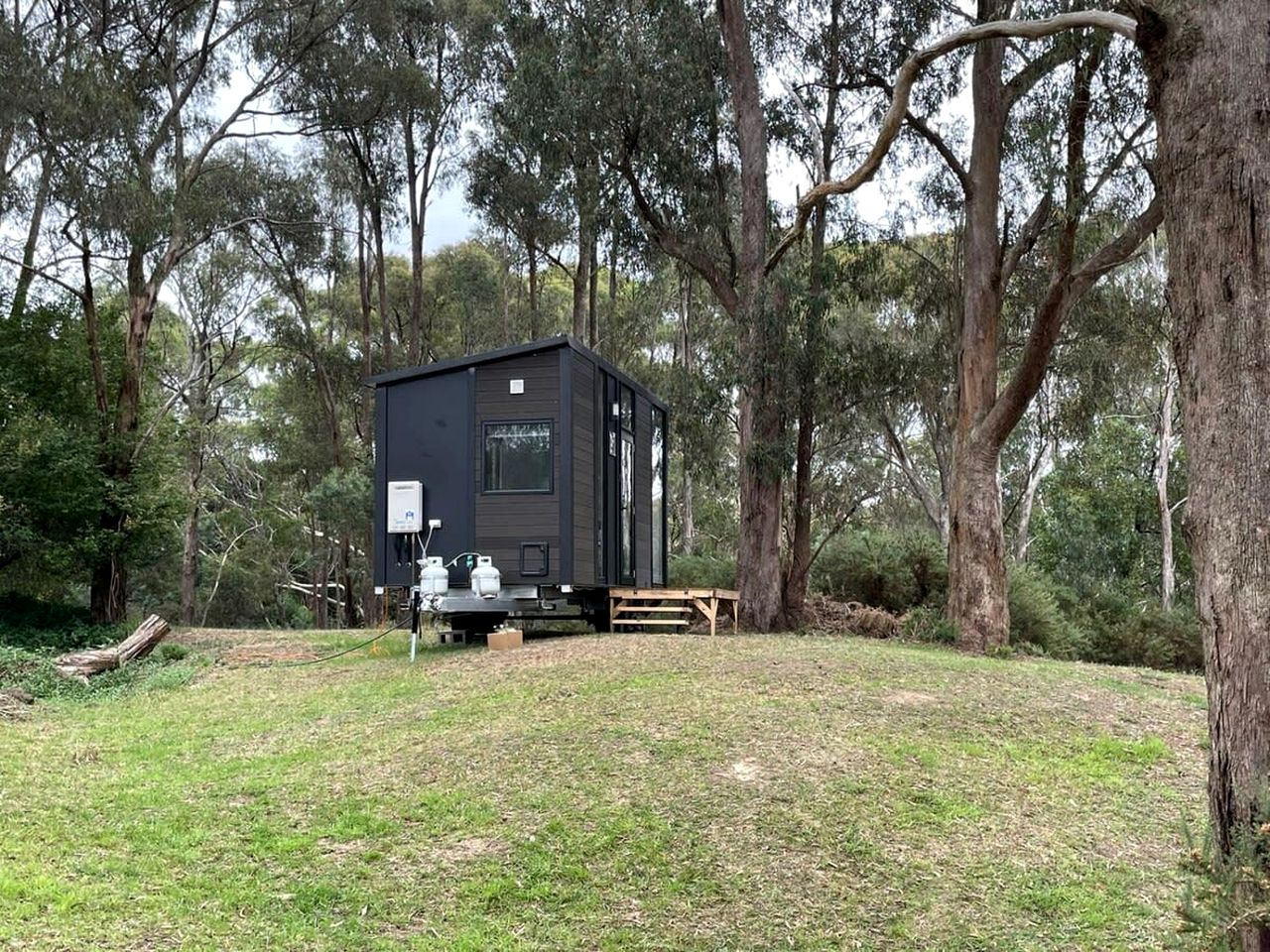 Comfy Tiny House Surrounded by Nature in Victoria