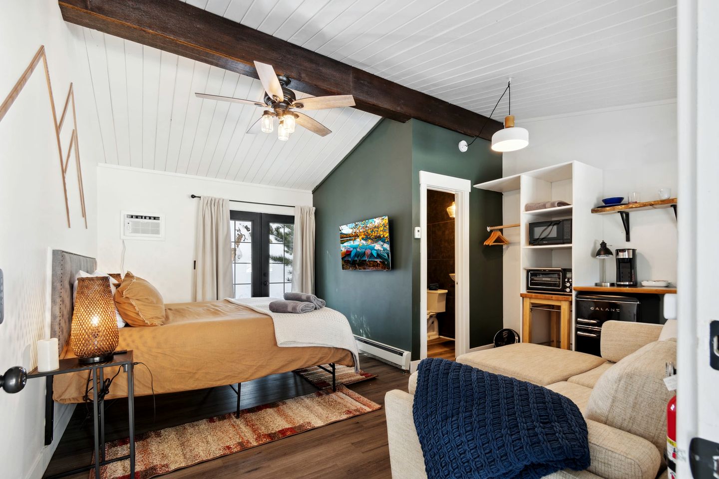 Historic Mountain Lodge Suite with Steam Shower & Hot Tub near Estes Park, Colorado