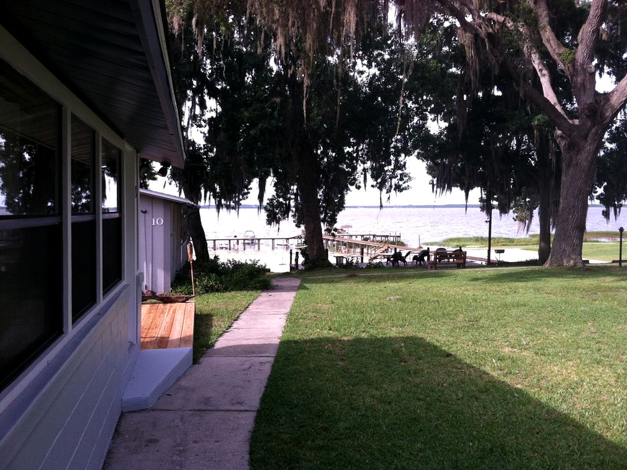 Comfortable Lakefront Cottage Rental near Ocala National Forest, Florida