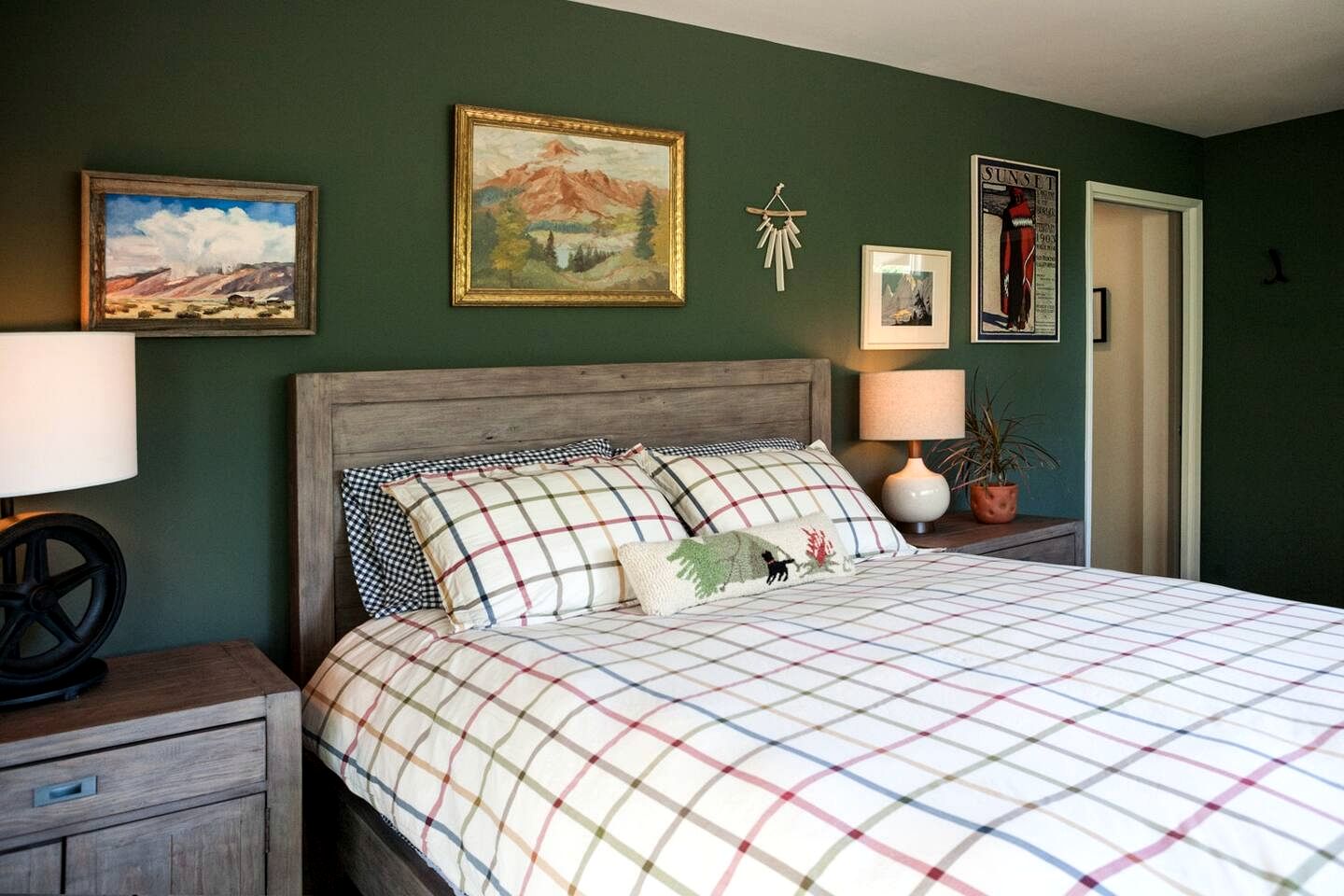Scenic Riverfront Cabin with Mountain Views on the Kern River near Kernville, CA