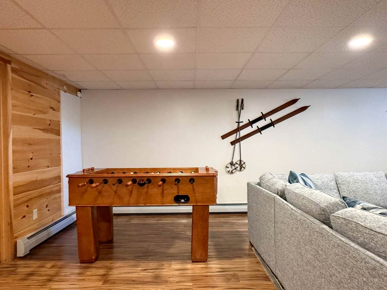 Serene Waterfront Four-Bedroom Retreat in Conway, New Hampshire with Pequawket Pond Views