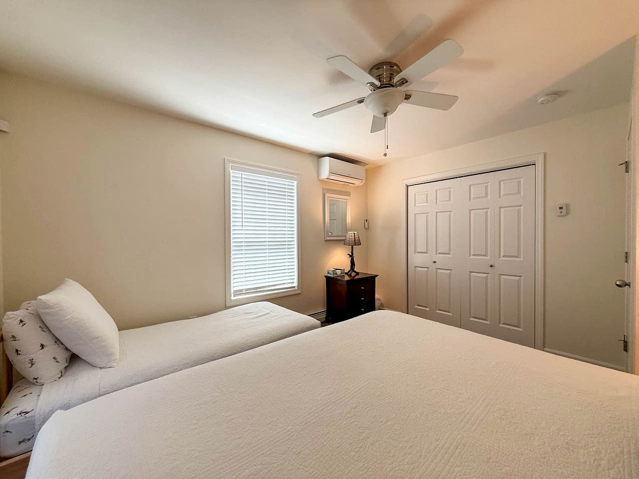 Serene Waterfront Four-Bedroom Retreat in Conway, New Hampshire with Pequawket Pond Views