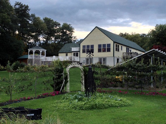 Cabins (Penn Yan, New York, United States)