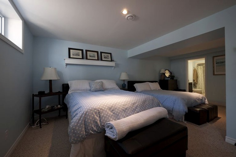 Loughbreeze Bay Cottage, Vacation Rentals, Colborne, Canada Glamping Hub