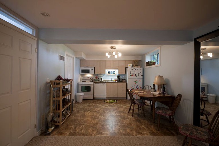 Loughbreeze Bay Cottage, Vacation Rentals, Colborne, Canada Glamping Hub