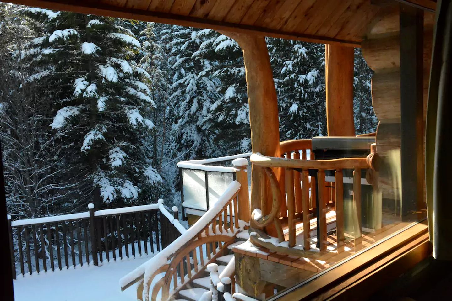 Luxury Log Cabin along Louis Creek in Kamloops, British Columbia