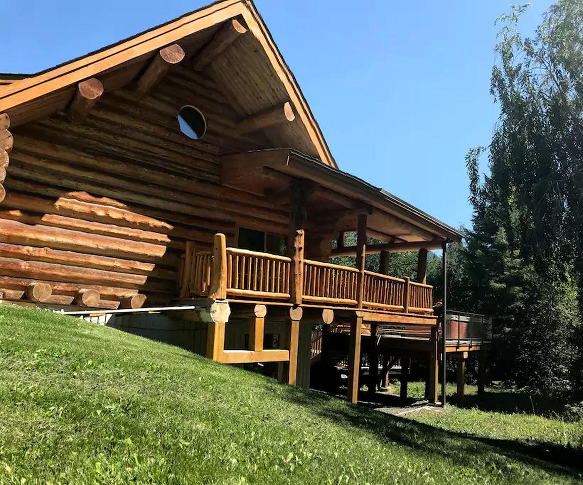 Luxury Log Cabin along Louis Creek in Kamloops, British Columbia