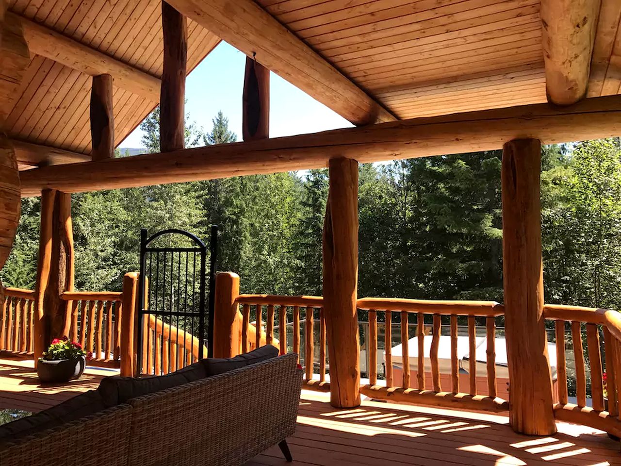 Luxury Log Cabin along Louis Creek in Kamloops, British Columbia