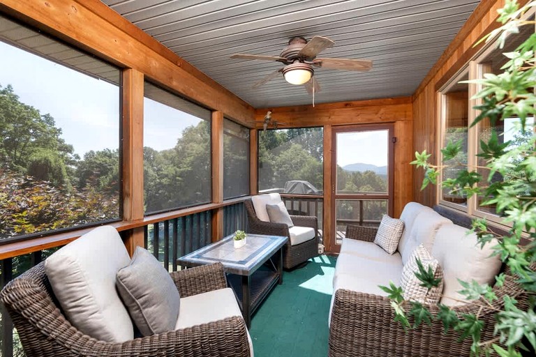 Cabins (United States of America, Afton, Virginia)