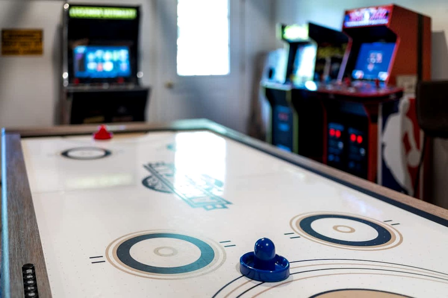 Secluded Luxury Cabin with Private Pond and Hot Tub near Shenandoah National Park, Afton, VA