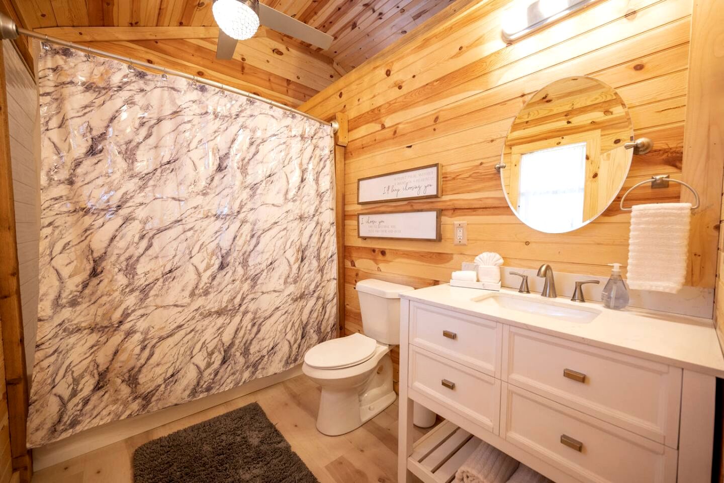 Lovely Cabin Rental in Fredericksburg with a Hot Tub