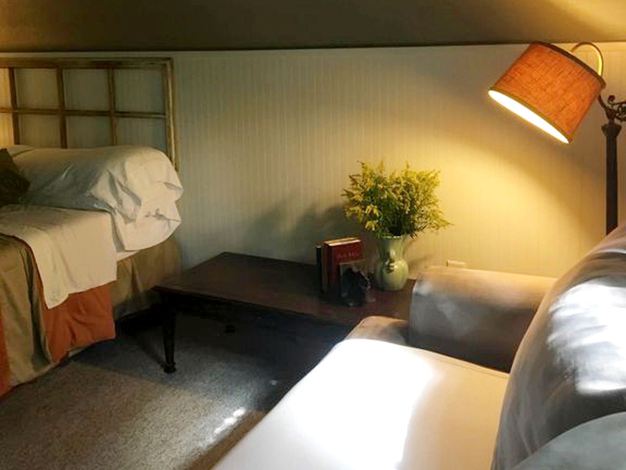 Lovely Cottage Rental with a Pool and Stunning Garden near Grand Rapids in Michigan