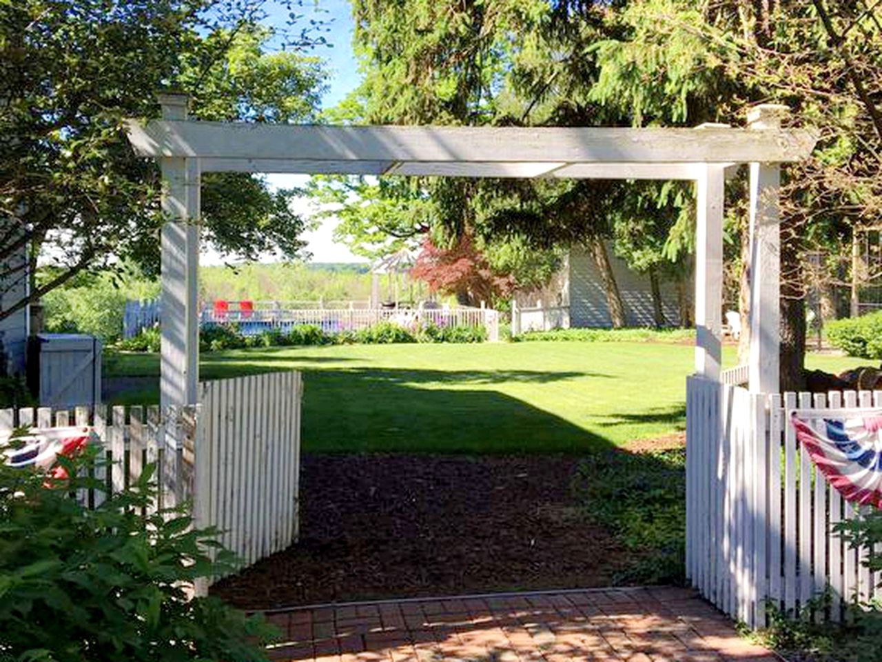 Lovely Cottage Rental with a Pool and Stunning Garden near Grand Rapids in Michigan