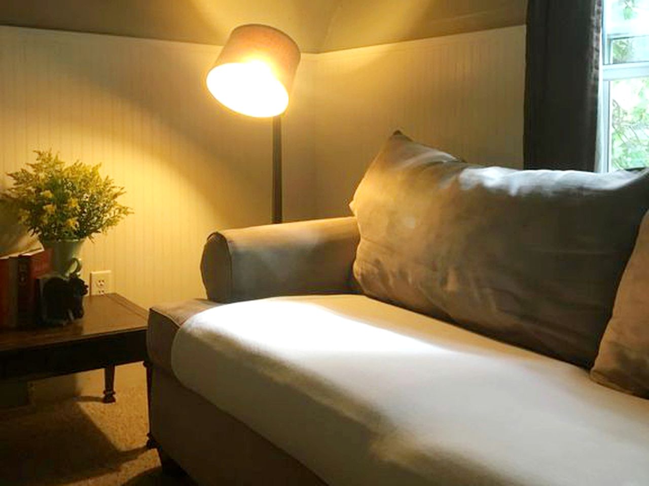 Lovely Cottage Rental with a Pool and Stunning Garden near Grand Rapids in Michigan