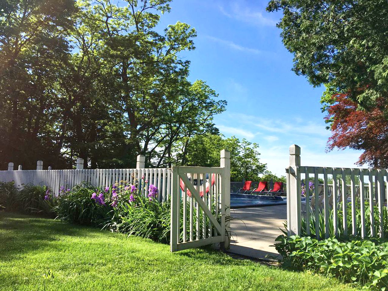 Lovely Cottage Rental with a Pool and Stunning Garden near Grand Rapids in Michigan