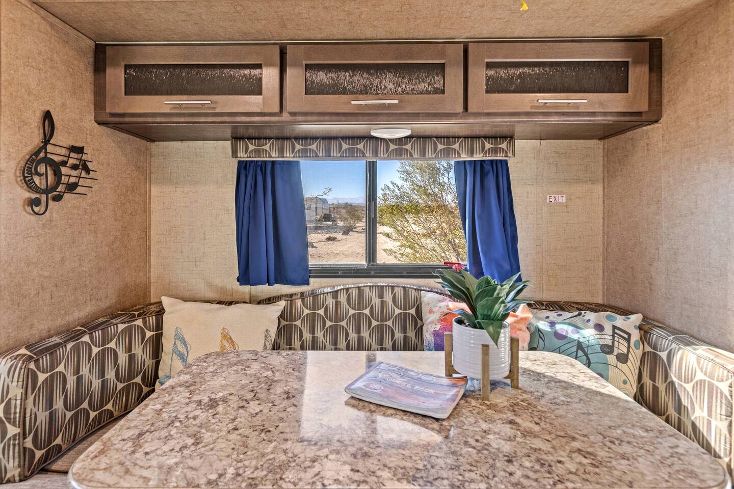 Lovely Caravan Ideal for a Glamping Getaway in the Desert of Joshua Tree in California