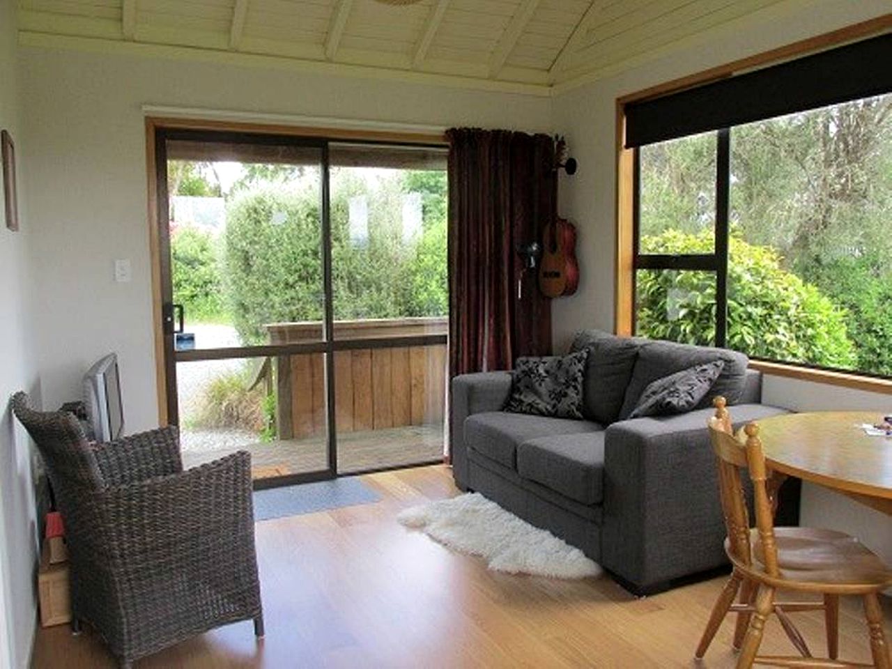 Lovely Cottage Rental with Fiordland National Park Access near Te Anau, New Zealand