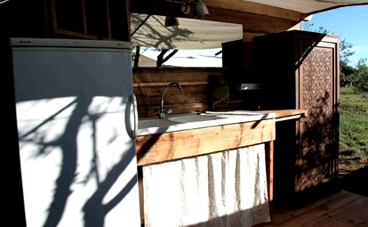 Lovely Gypsy Wagon for Two Nestled in the Serene French Countryside - Photo 3