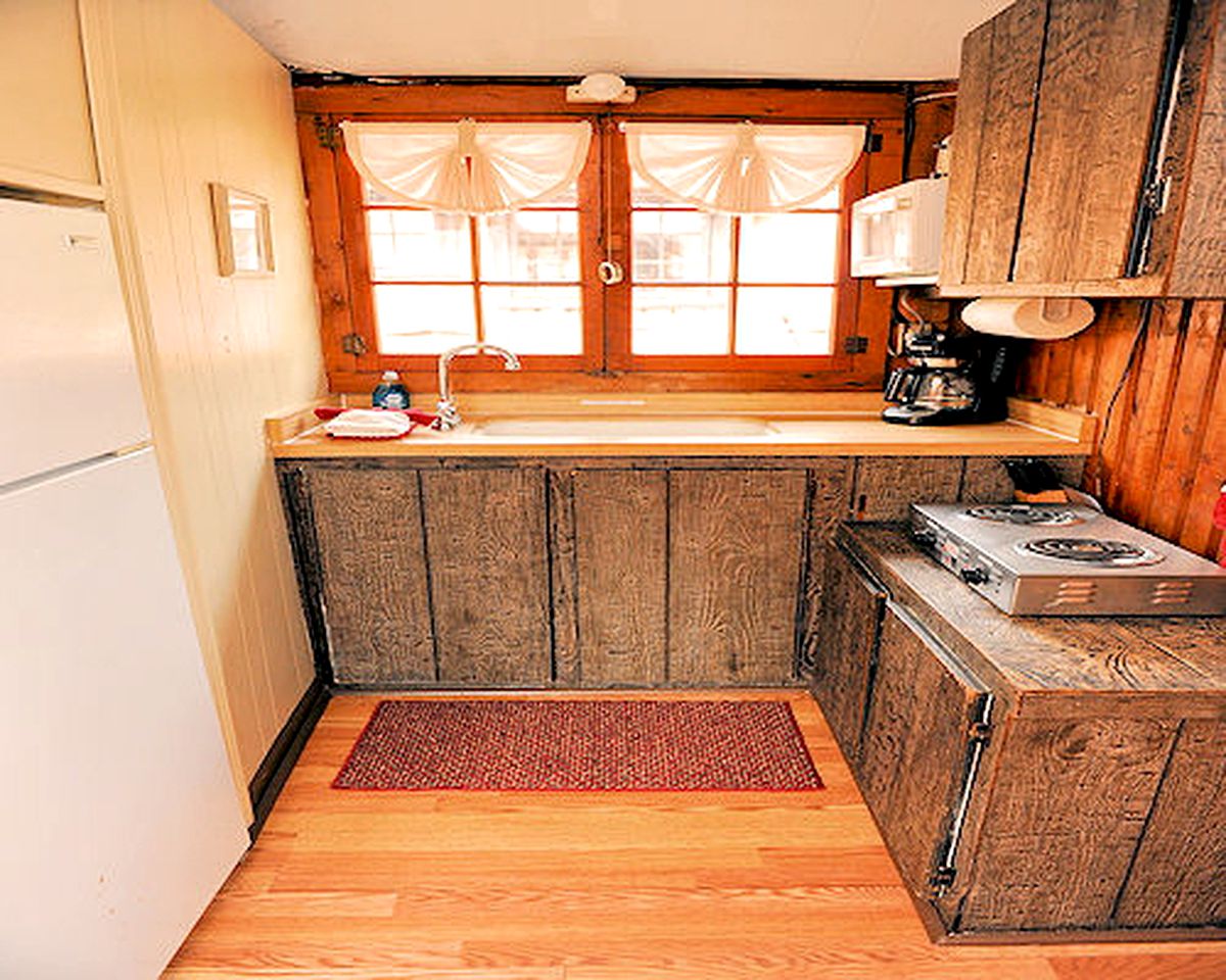 Lovely Lakefront Cabin Rental for Five Guests in West Branch, Michigan