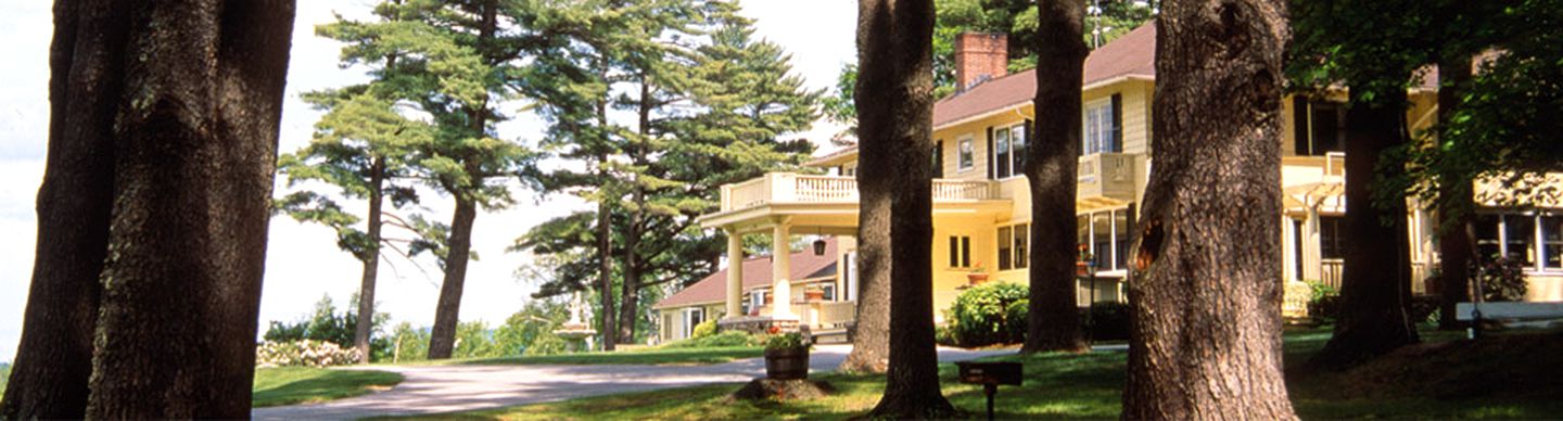 Lovely Lakeside Cottage Rental near Holderness, New Hampshire