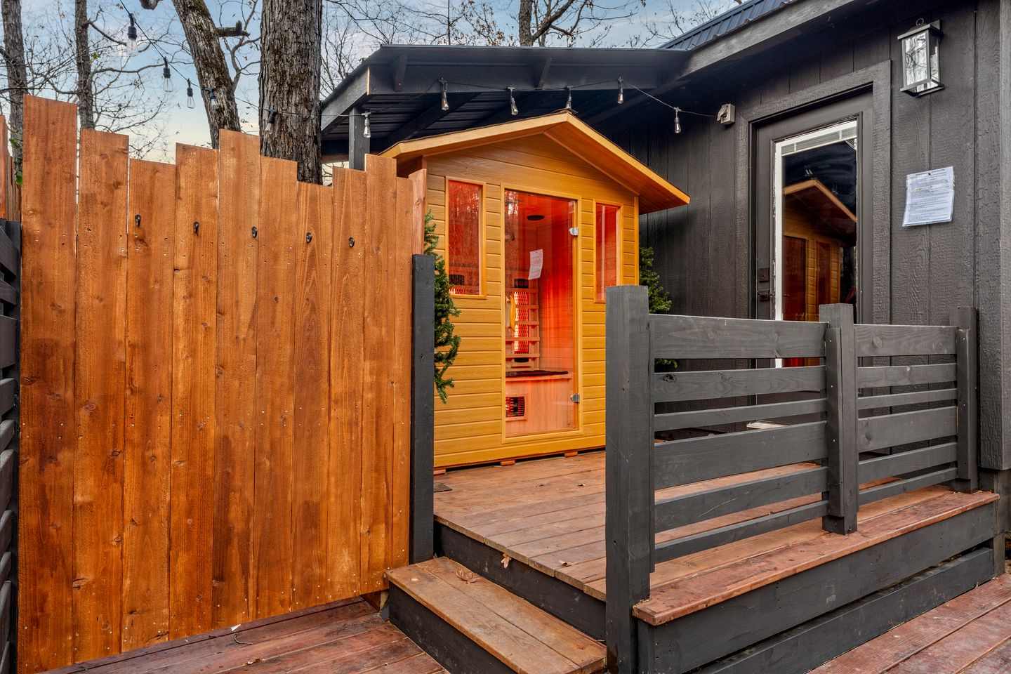 Lovely Lofted A-Frame with Private Jacuzzi, Deck, Fire Pit and Views in Arkansas