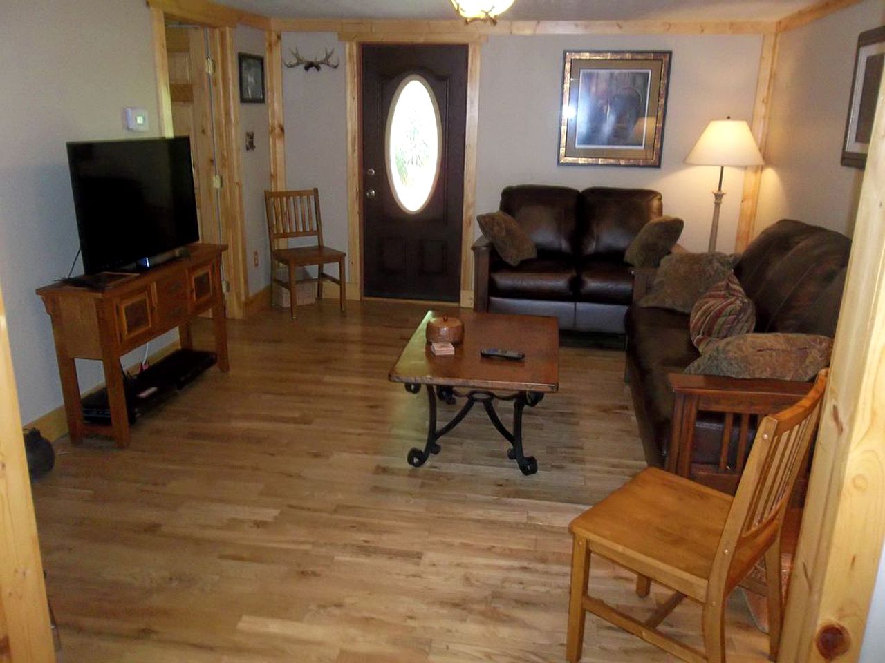 Lovely Log Cabin in the Woods with Hot Tub near the Red River Gorge in Kentucky