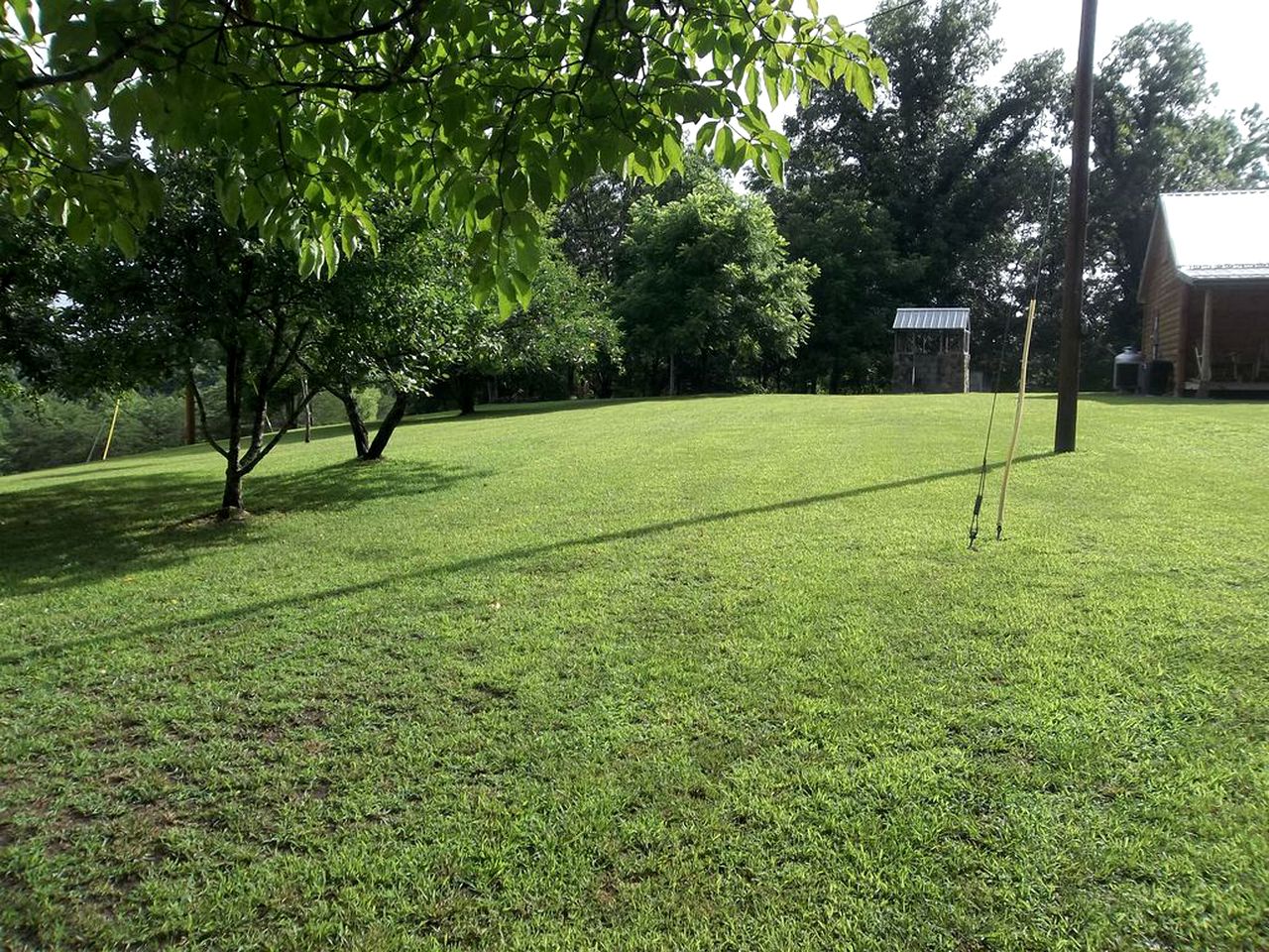 Lovely Log Cabin in the Woods with Hot Tub near the Red River Gorge in Kentucky