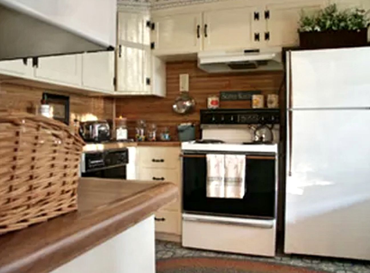 Spacious Pet-Friendly Accommodation for Two Guests near Lincoln, Nebraska
