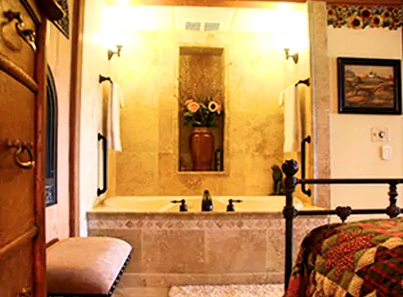 Spacious Pet-Friendly Accommodation for Two Guests near Lincoln, Nebraska