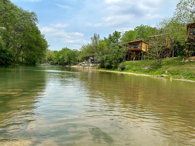 Cabins (United States of America, New Braunfels, Texas)