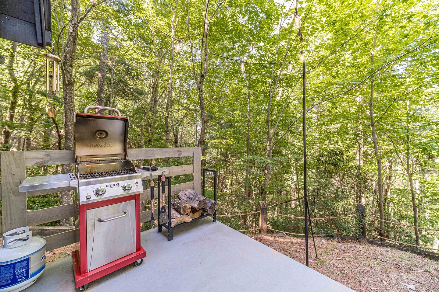 Lovely Secluded Cabin Surrounded by Trees in Clarkesville, Georgia