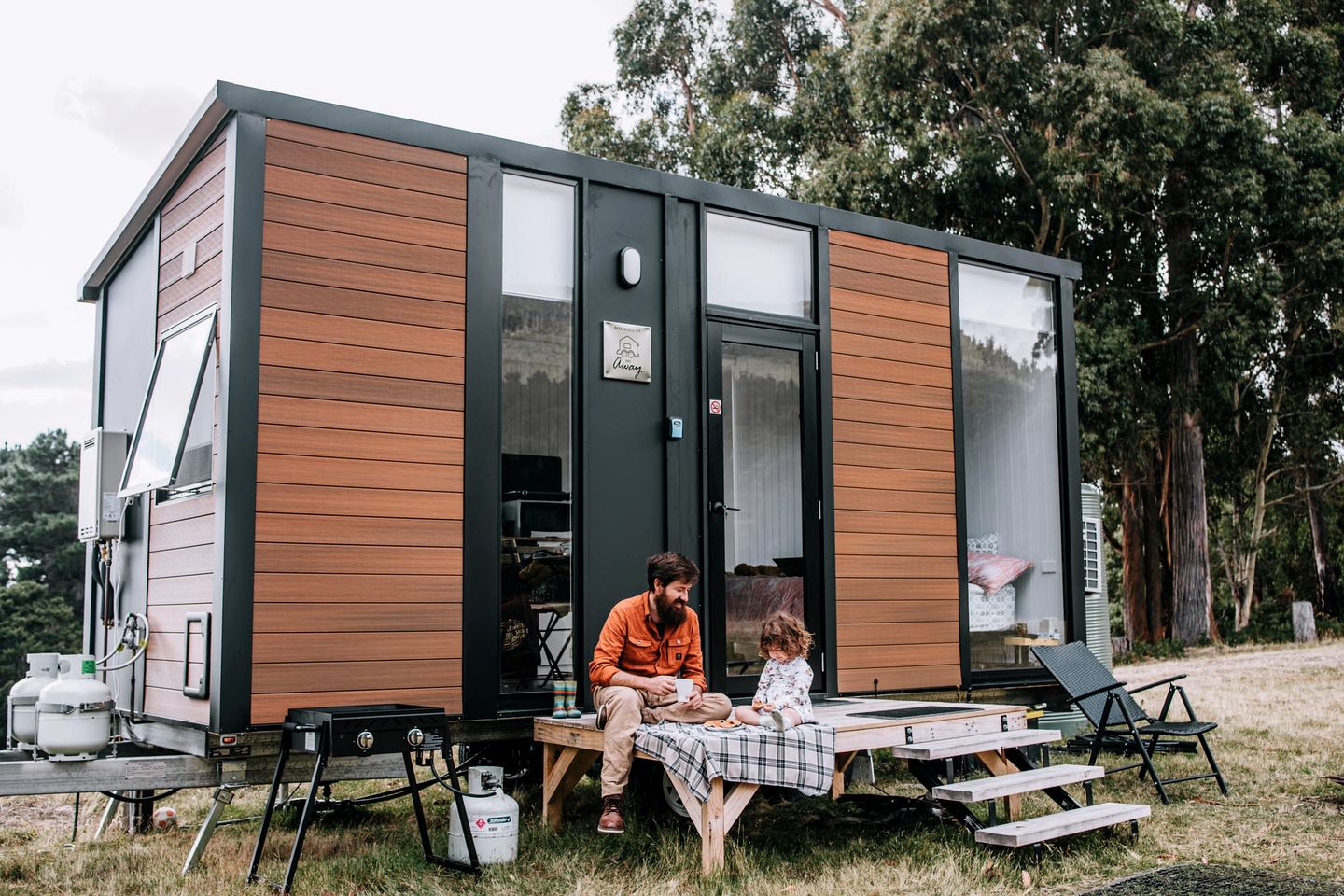 Lovely Tiny House Perfect for Outdoor and Water Activities with Firepit and Barbecue in Tasmania, Australia