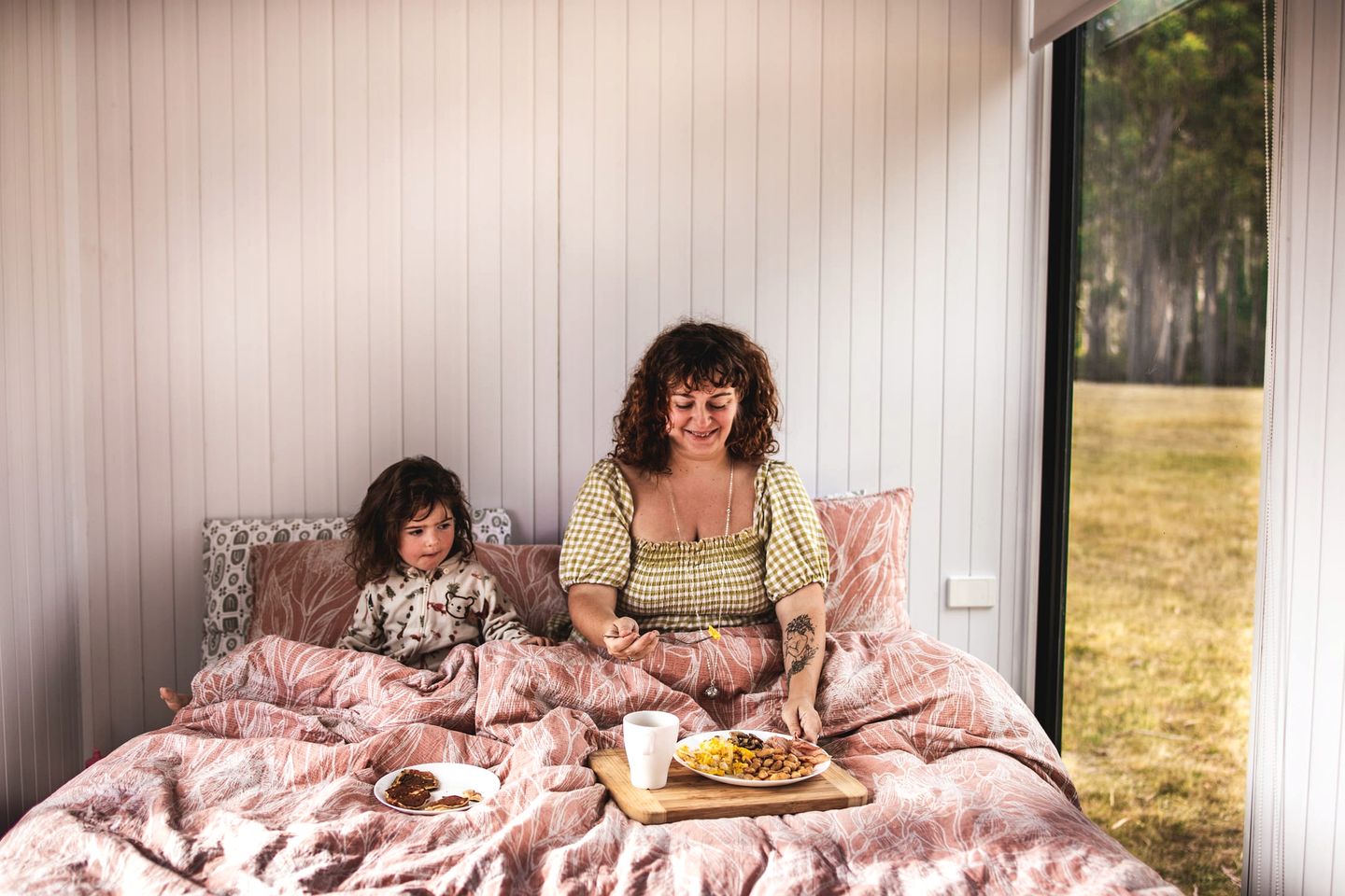 Lovely Tiny House Perfect for Outdoor and Water Activities with Firepit and Barbecue in Tasmania, Australia