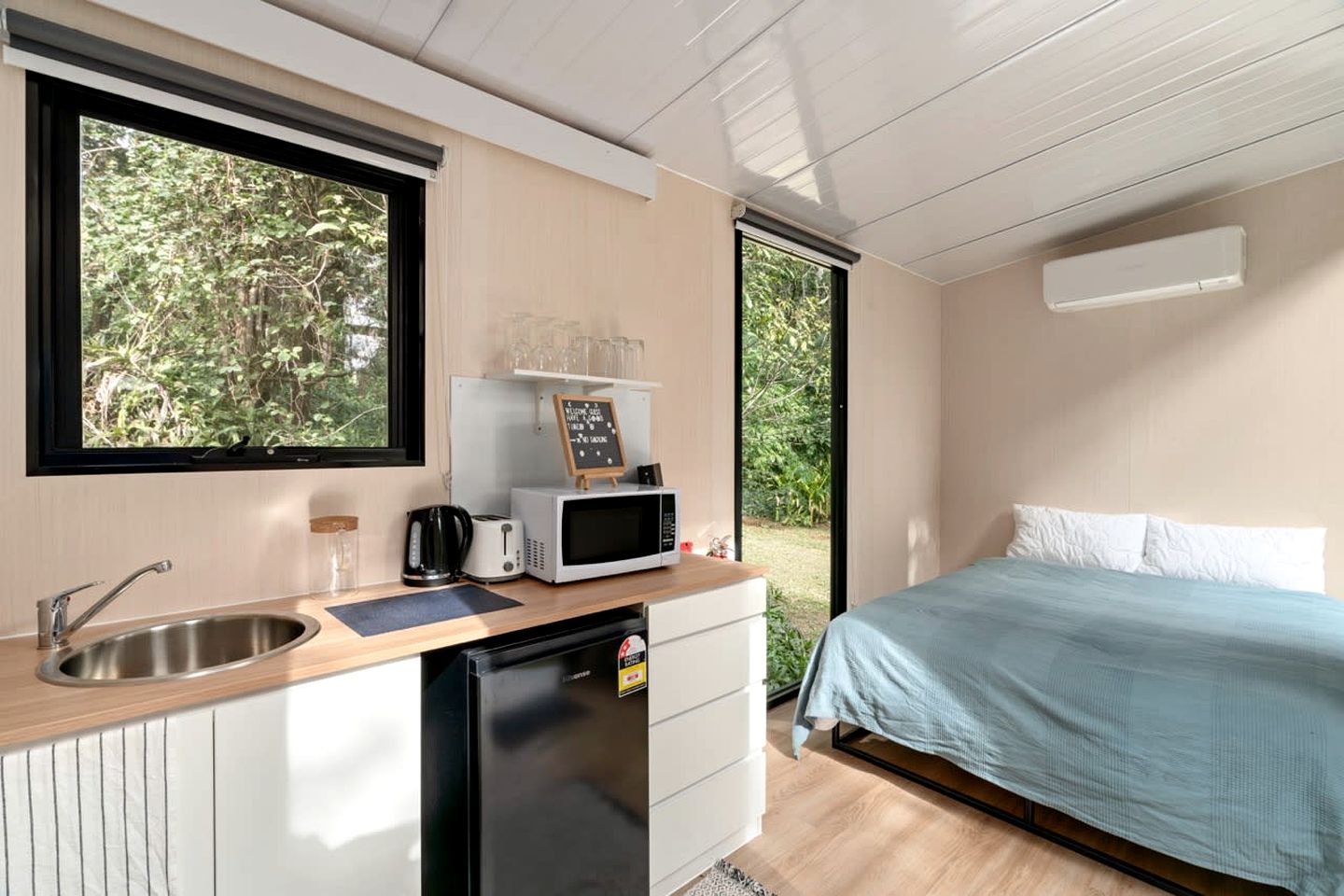 Lovely Tiny House Surrounded by Wildlife in Queensland